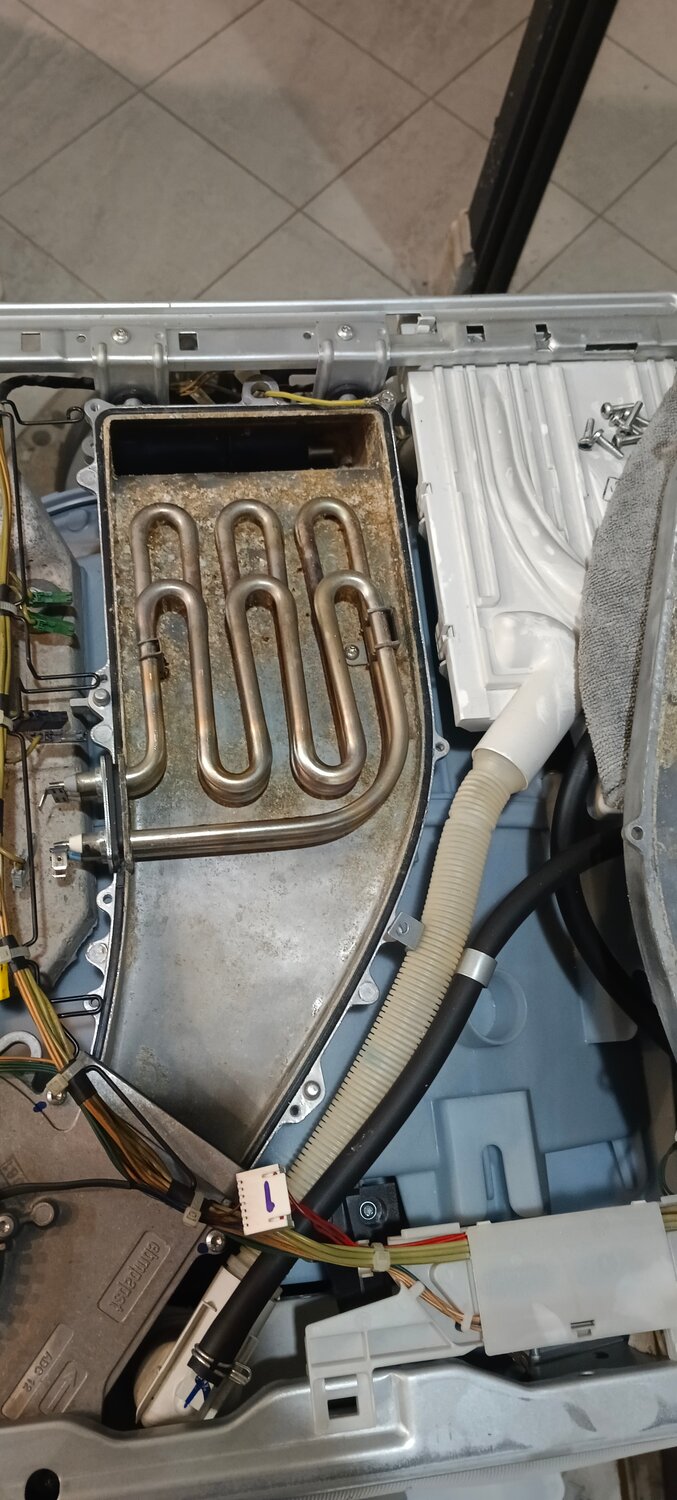 извлечь нагревательный тэн из стиральной машины electrolux, стиральная машина занусси, стиральная машина zanussi, стиральная машинка indesit wisl 62 датчик уровня воды, тэн в стиральной машине