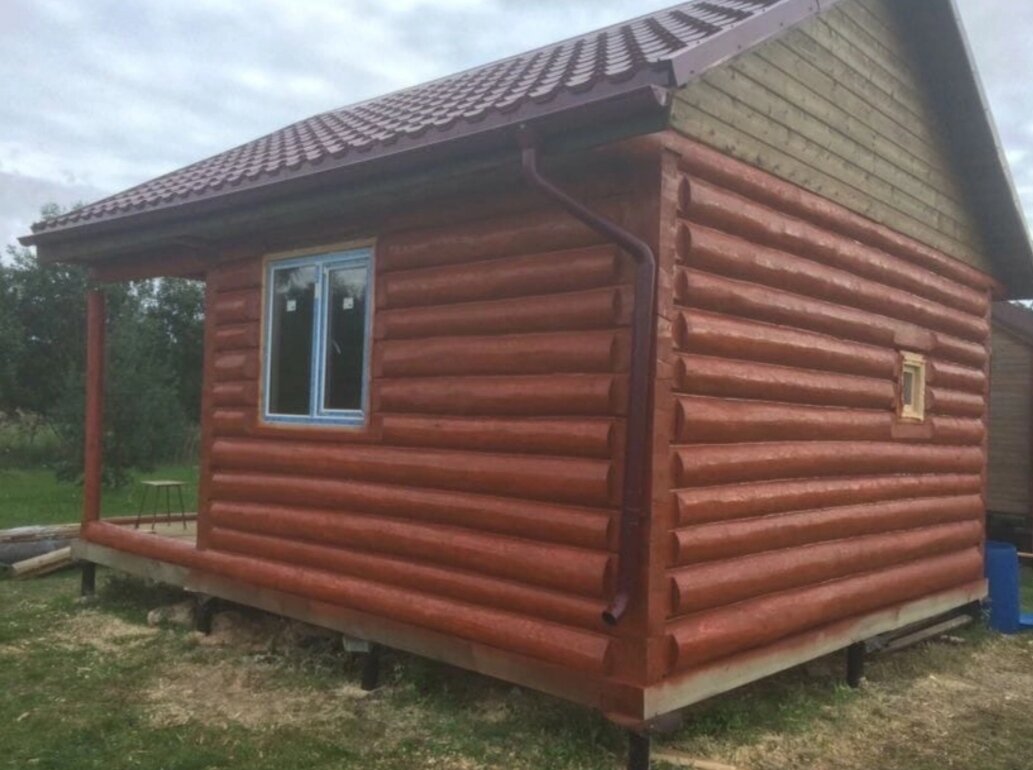 хозблок обшитый блокхаусом под дерево, дачный домик, сайдинг под бревно, сайдинг под дерево, садовый домик