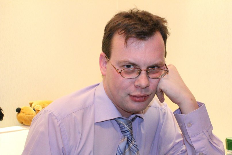 Виктор Артамонов