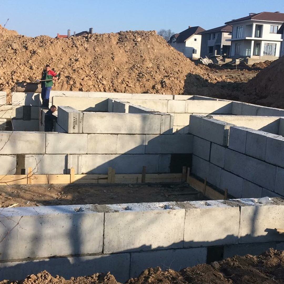 Сколько стоят бетонные блоки для фундамента - 83 фото