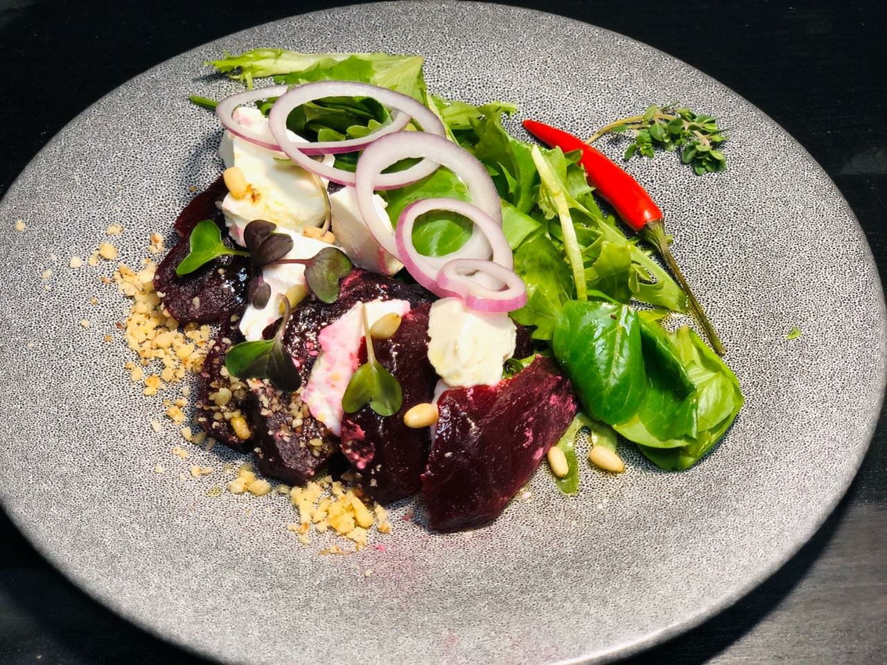 салат, европейские салаты, салат с жареным мясом, полезные салаты, микс салат с утиной грудкой