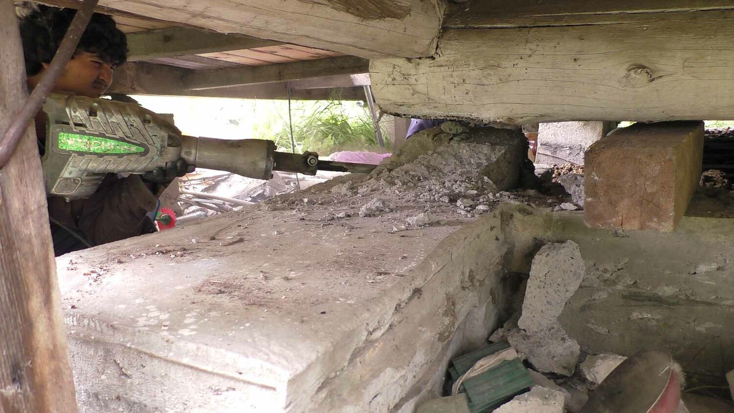 домкрат, l͚i͚o͚n͚ дот ми, подъем дома с печью, подъем дома в новокузнецке, домкрат для подъема деревянного дома