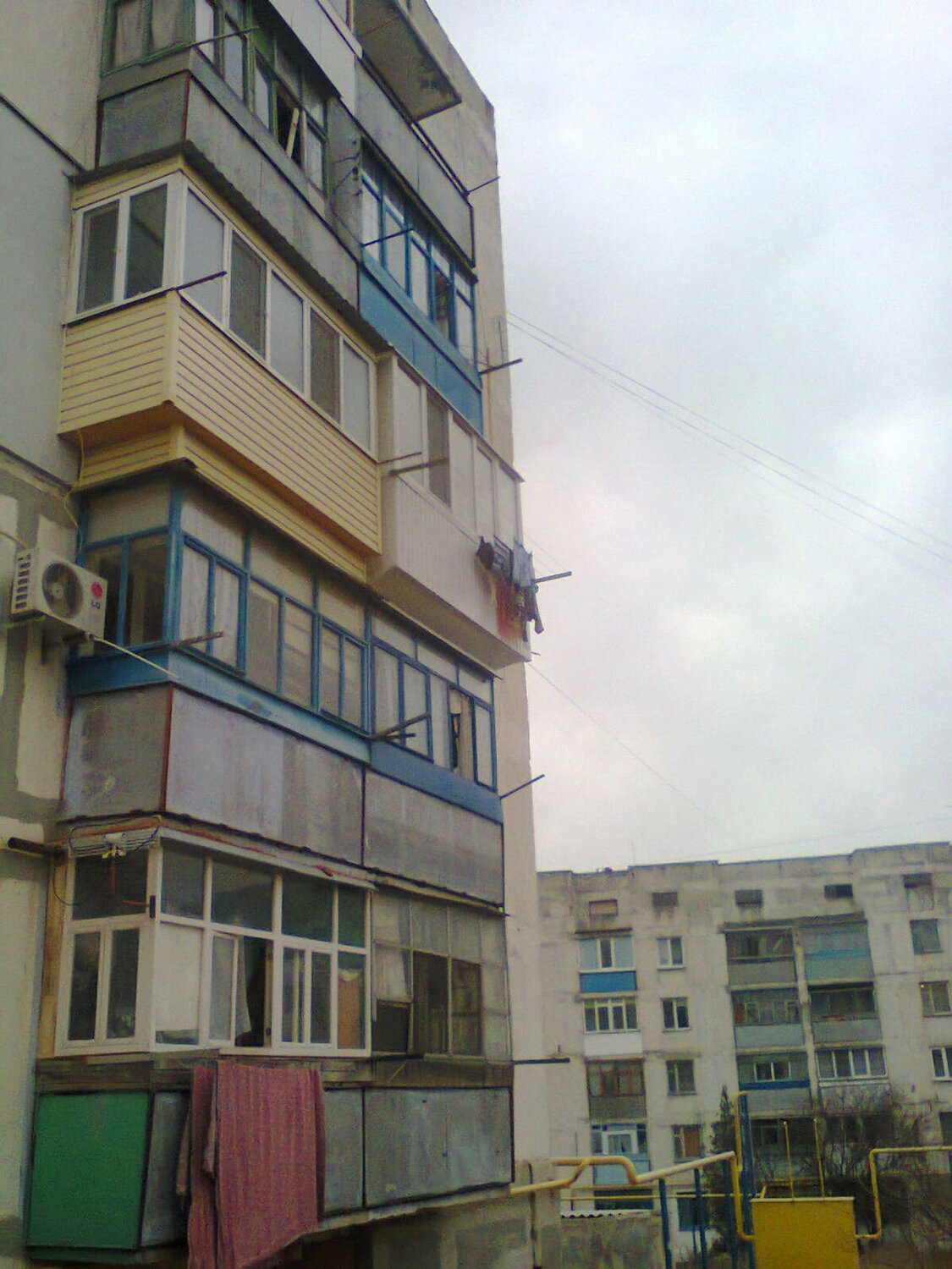 балкон, балкон в панельном доме, балкон лоджия снаружи, лоджия снаружи, лоджия