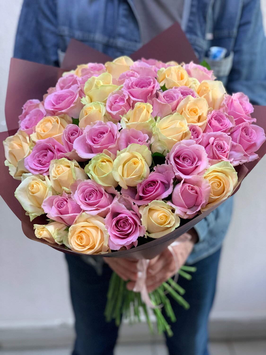 цветы, букет из 21 розы кения flor2u, букет, букет из роз, букет 25 роз в матовой пленке