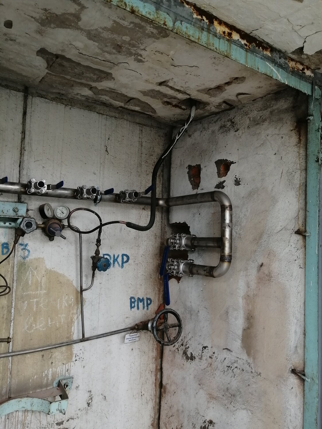 разводка газовых труб в частном доме, штраба электропроводка электропроводка штроба, как провести электрику в доме своими руками, электромонтаж, электропроводка на кухне в панельном доме