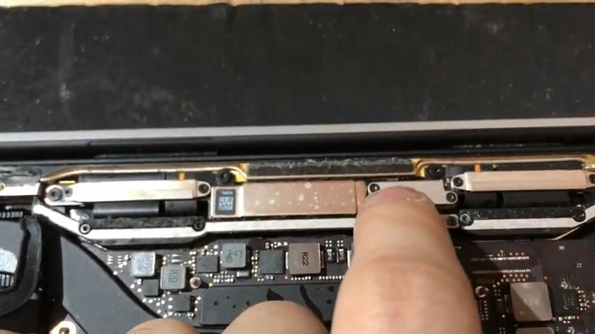 разбираем ноутбук паккард белл, разбор macbook pro 2017, макбук про 2017 шлейф экрана, ноутбук, крепление крышки ноутбука asus