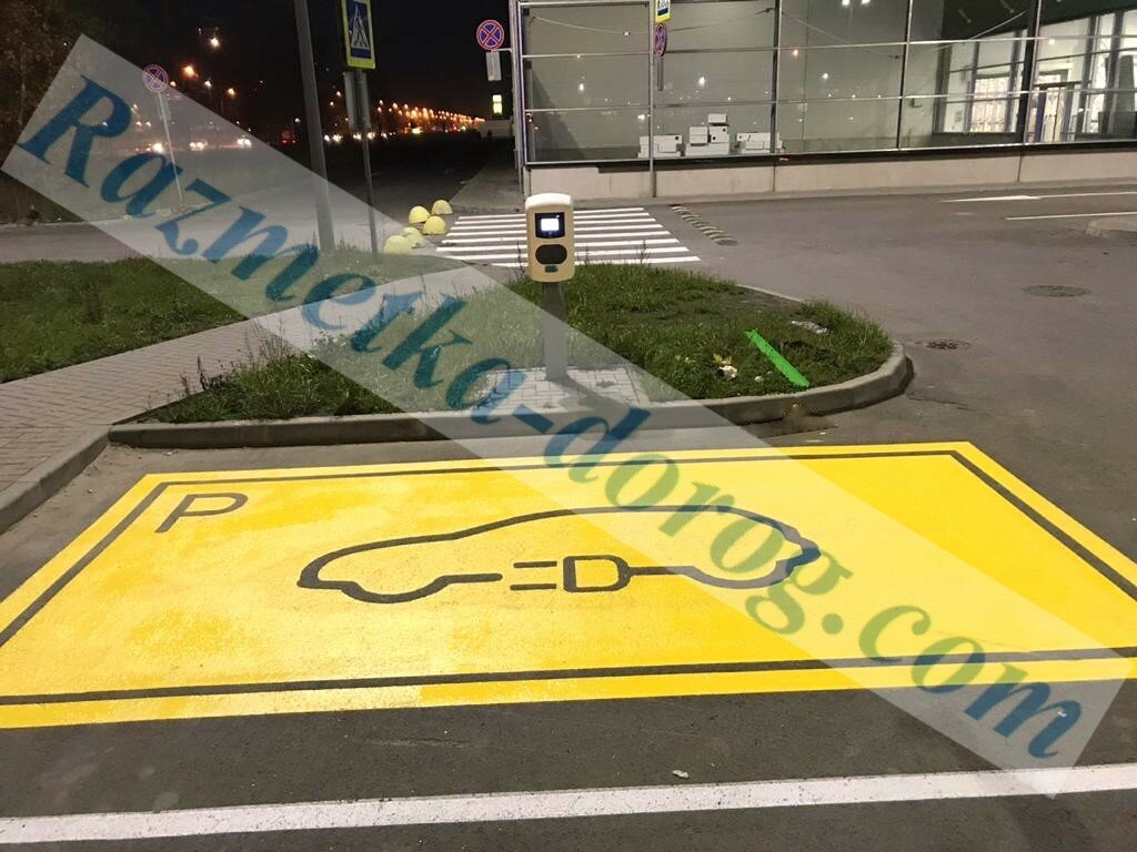 разметка стоянки для инвалидов, парковка для инвалидов, парковка для инвалидов вдоль тротуара, разметка места для инвалидов, пешеходный переход для инвалидов