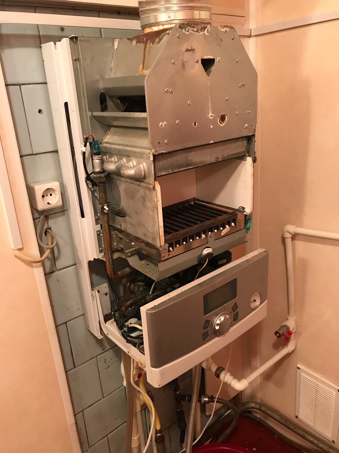газовый котёл, котел, газовый котёл sanica, котел vaillant t4 двухконтурный, прочистка теплообменника газового котла будерус