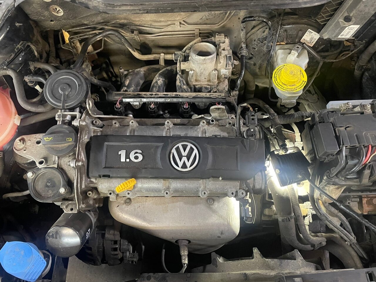 фольксваген поло 1.6 105 л, мотор cfna 1.6 vw, маслоотделитель volkswagen polo 1.6, polo volkswagen 1,6 снятие корпуса фильтра, двигатель шкода рапид 1.6