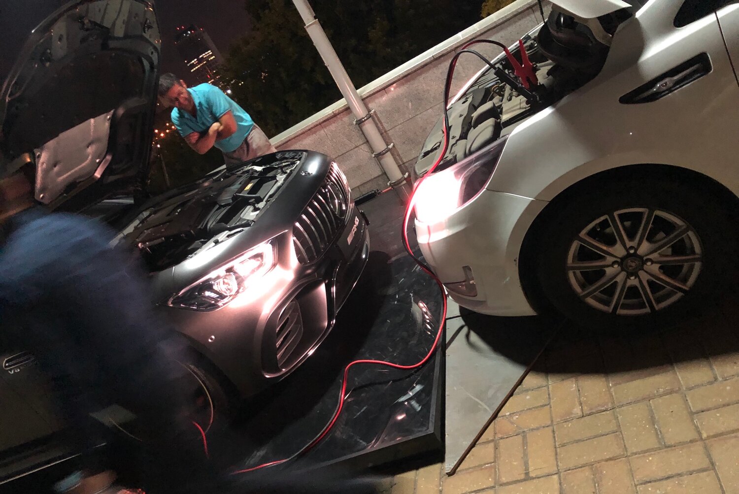 Замена аккумулятора на новый с выездом в Москве - Помощь на дорогах ...