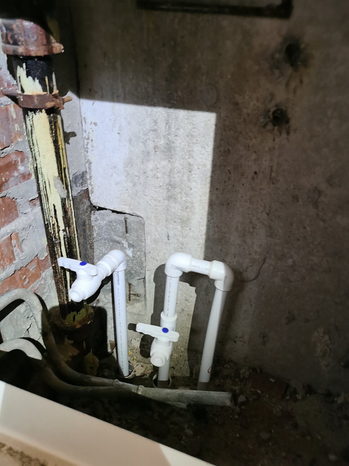 разводка труб водоснабжения, разводка труб, разводка водопровода, пластиковые трубы в ванной, разводка водоснабжения