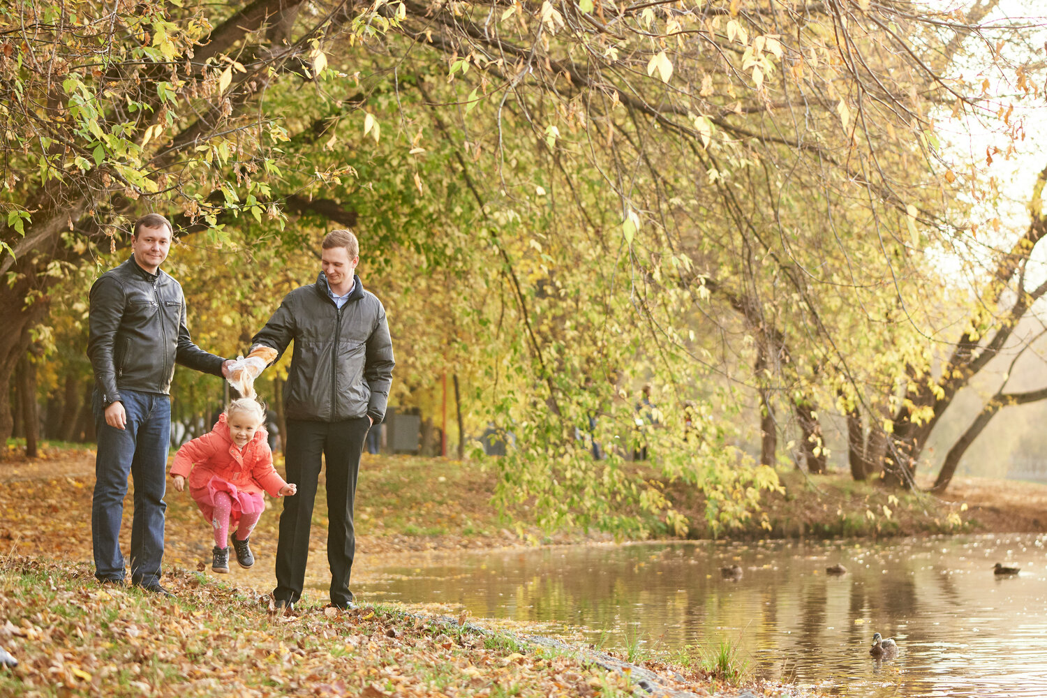 семейная фотосессия в парке, осенняя семейная фотосессия, семейная фотосессия, осенняя прогулка, семейная фотосессия на природе