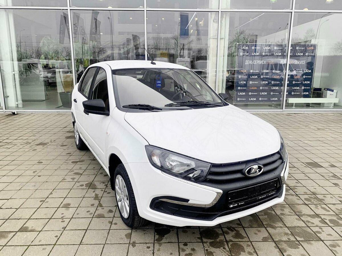 лада гранта седан белая 2020, lada гранта 2019, lada granta, лада гранта лифтбек 2020 белая, Great Wall Hover M4