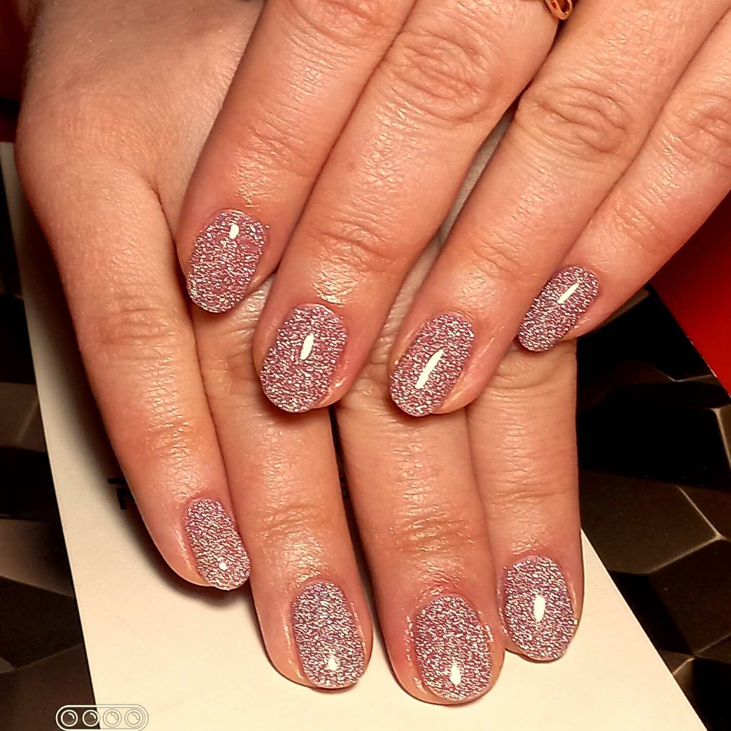 маникюр дизайн короткие ногти блестящие стемпинг, маникюр, ногти 💅, ногти покрытие, маникюр покрытие