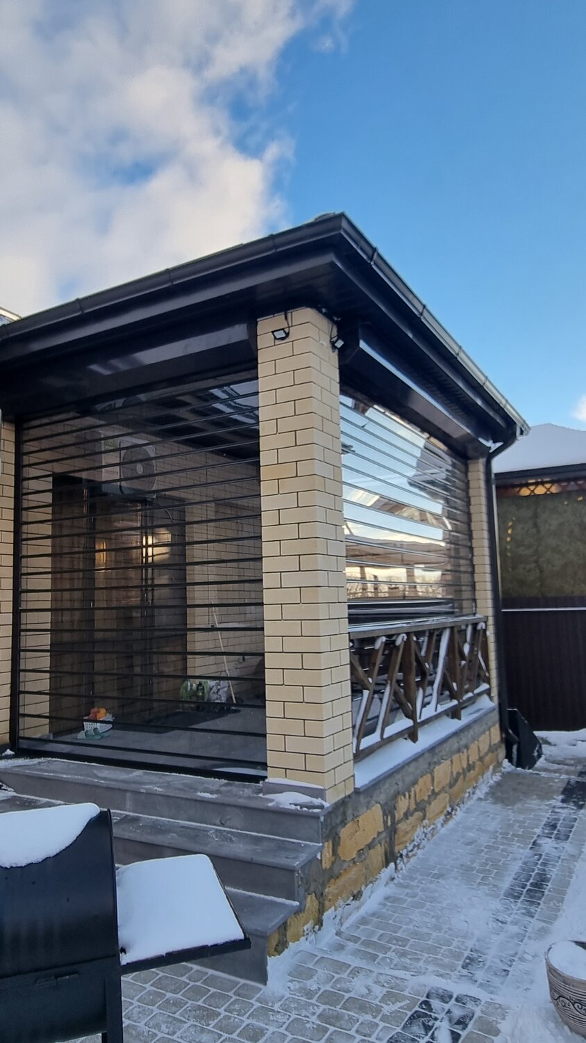 дорхан прозрачные рольставни для беседки, прозрачные рольставни, прозрачные рольставни для беседок, рольставни из поликарбоната, гибкие окна для веранды
