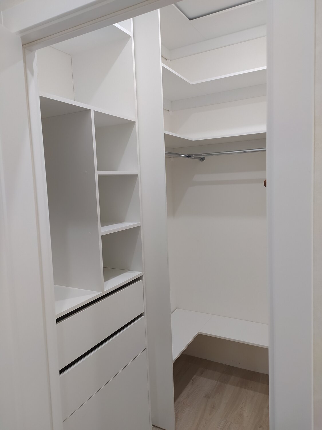 маленькая гардеробная, мини гардеробная, дизайн гардеробной, гардеробная, гардеробная из кладовки маленькой