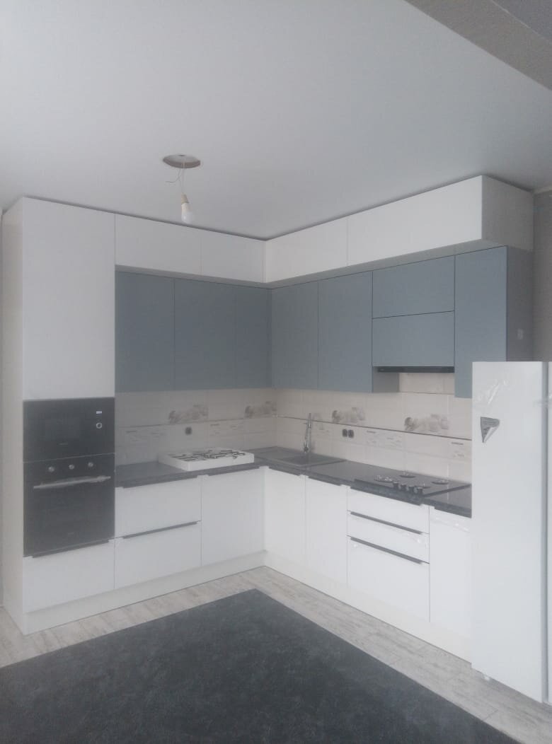 белый глянец кухня, кухня белая глянцевая, кухня герда белый глянец, кухни леруа глянец белый, кухни белые