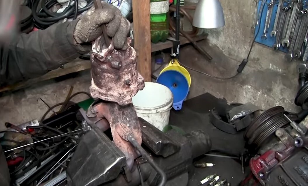 пламегаситель вместо катализатора mazda 3, пламегаситель вместо катализатора ниссан куб z10, деталь, пламегаситель вместо катализатора, замены