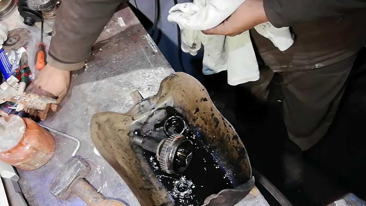 промывка двигателя перед заменой масла, промывка масляной системы двигателя, промывка деталей, промывка поддона двигателя, замена