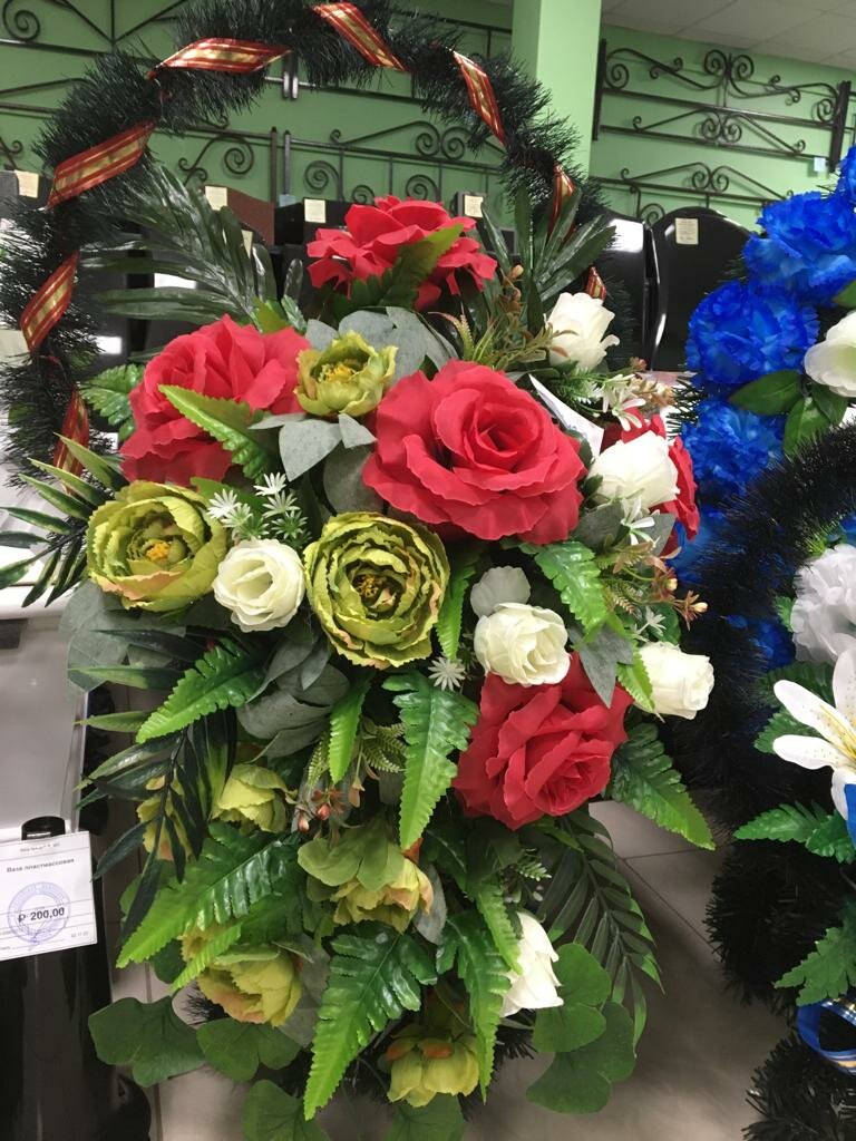 траурные композиции из искусственных цветов, траурные венки из искусственных цветов, венки из искусственных цветов, цветочная композиция, искусственные цветы