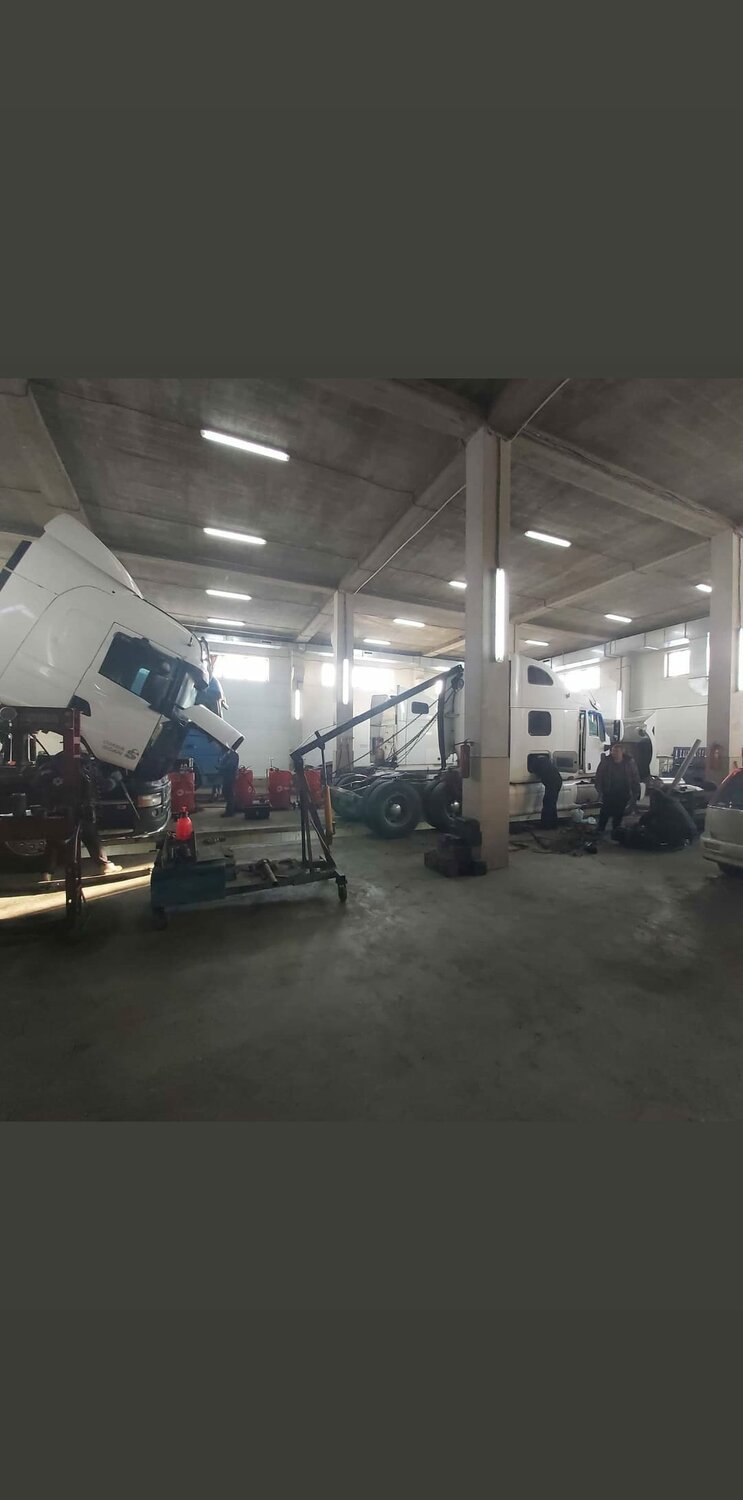 тягач, прицеп, автосервис 45 м2, автосервис, грузовой автосервис