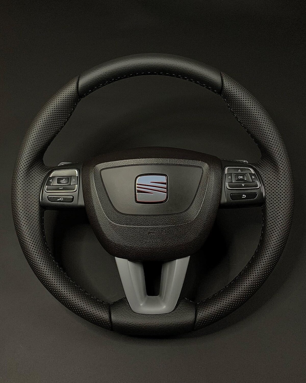 руль geely emgrand ec7, чехол на руль geely emgrand 7, оплетка на руль на джили эмгранд 7, руль, руль сеат леон 3