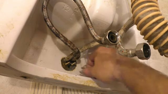 гибкая подводка для смесителя, смеситель ванна, смеситель кран, смеситель в ванную, монтаж смесителя