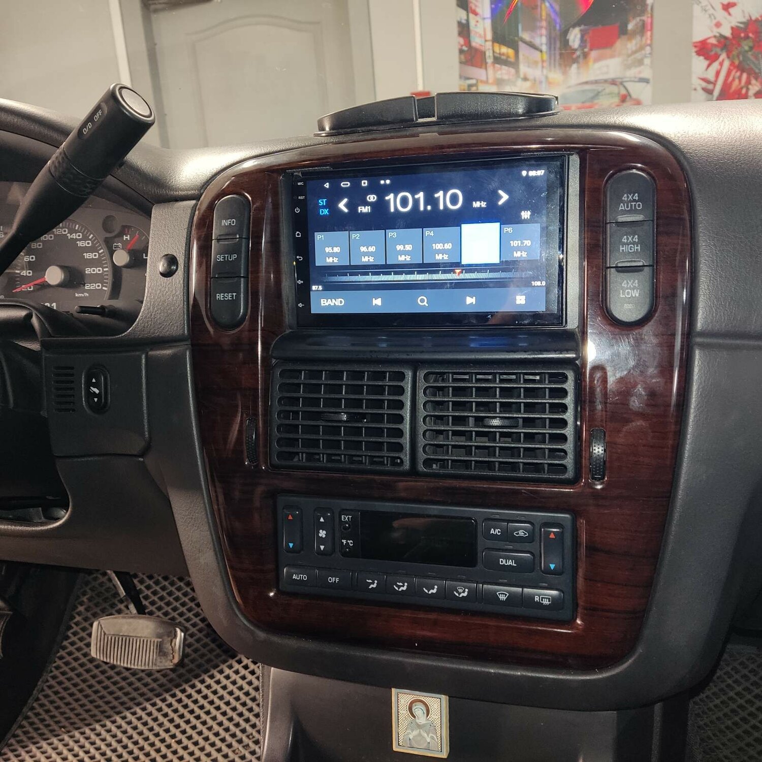 toyota land cruiser, магнитола land cruiser 100 2000, штатная магнитола ленд крузер 100, магнитола лексус лх 470 2001, Dodge Caravan V