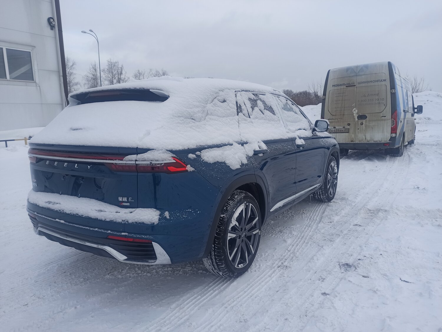 geely monjaro, хавал ф7, автомобиль, внедорожник, genesis gv80 белый