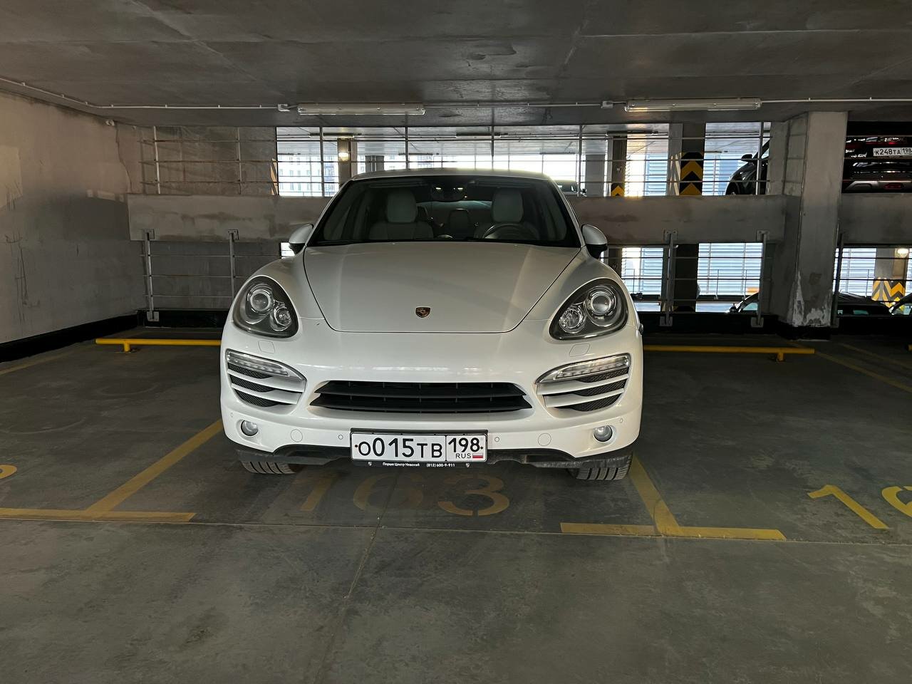 белый порше кайен, машина porsche cayenne, белый порше, porsche cayenne 2012, Peugeot 408