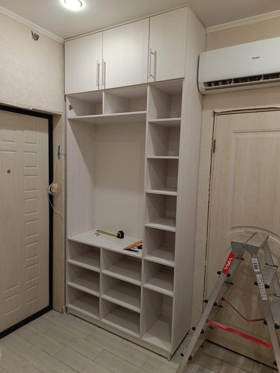 встраиваемые шкафы в прихожую, шкаф встройка в прихожую, шкаф в прихожую идеи, прихожая шкаф, шкаф для коридора