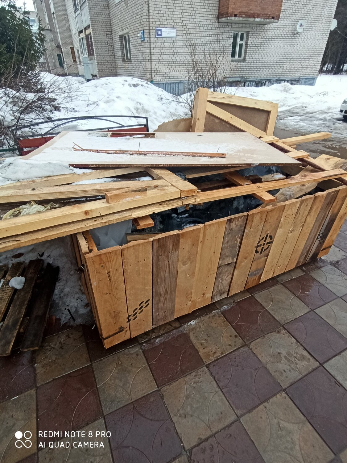 ящик деревянный, ящик фанерный, ящик, строительный мусор, доски на дрова