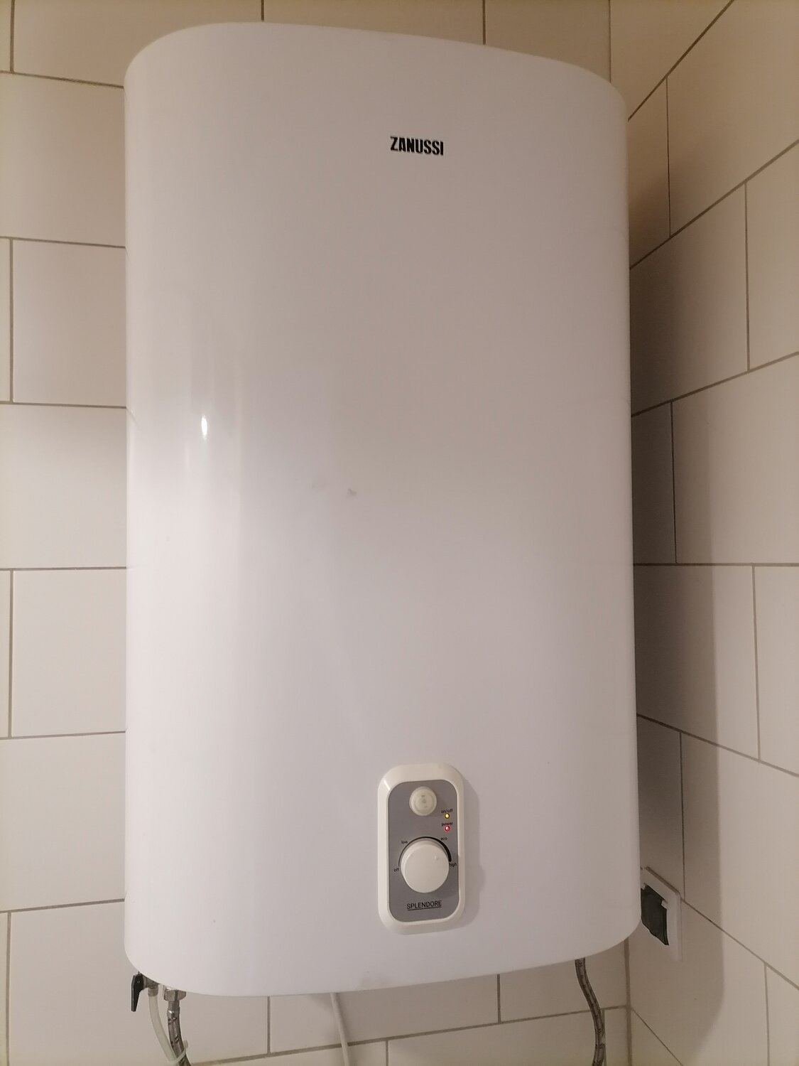 накопительный электрический водонагреватель, водонагреватель занусси, водонагреватель занусси 80 литров, электрический водонагреватель zanussi zwh, водонагреватель накопительный electrolux ewh 80