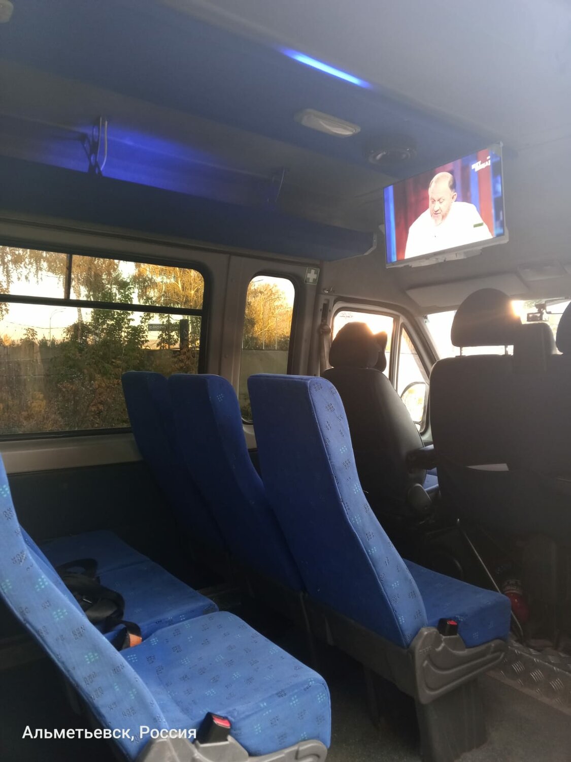 микроавтобус пежо боксер, 2007 ford transit пассажирский салон, микроавтобус форд транзит, микроавтобус пежо боксер пассажирский, пежо боксер пассажирский