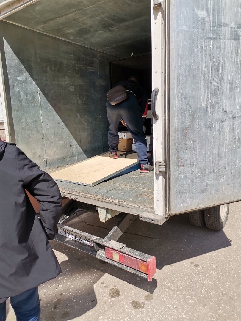 газель с грузчиками, перевозка, газель 3302 фургон грузовой обшит фанерой, машина для перевозки мебели, грузоперевозки