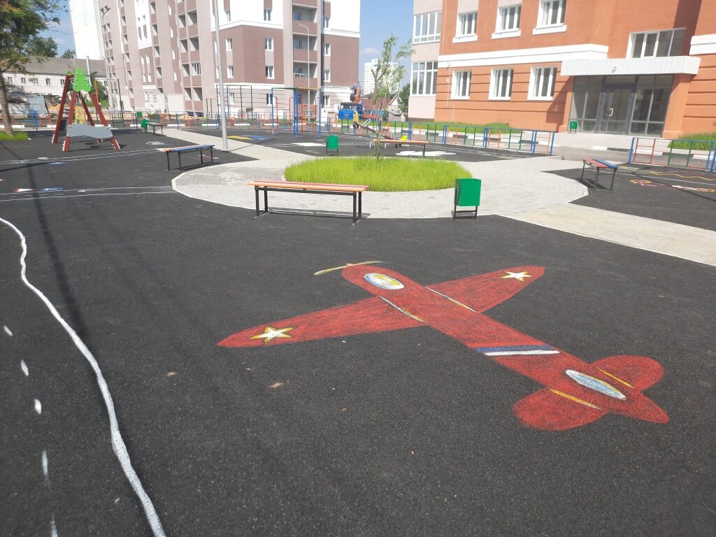 двор, классики на асфальте в детском саду, улица, реновация дворов казань, уличная игра классики