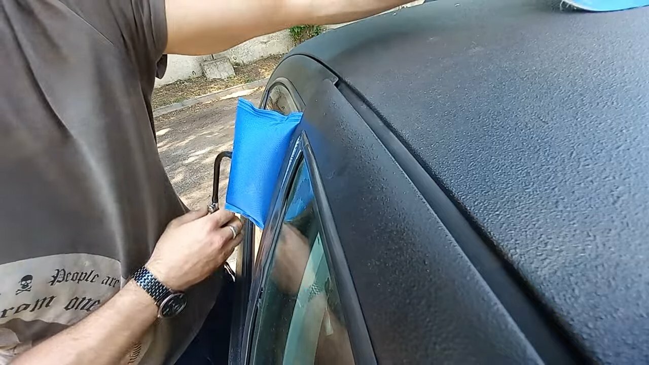 авто, открытая машина, дверь автомобиля, дверь машины, приклеить ветровики на авто