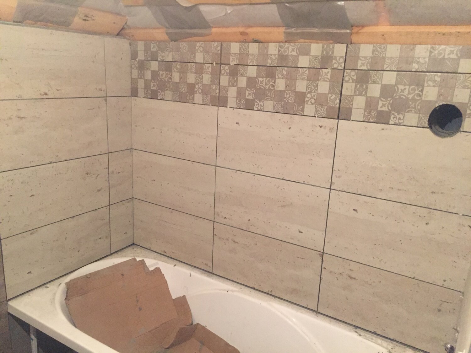 укладка плитки на ванну, укладка плитки, пол плитка, укладка керамической плитки, кафель