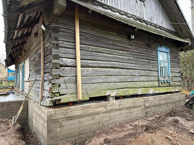 реконструкция старого деревянного дома, реставрируем старый деревянный дом, фундамент в деревенском доме, реконструкция старых деревянных домов, реконструкция старого дома