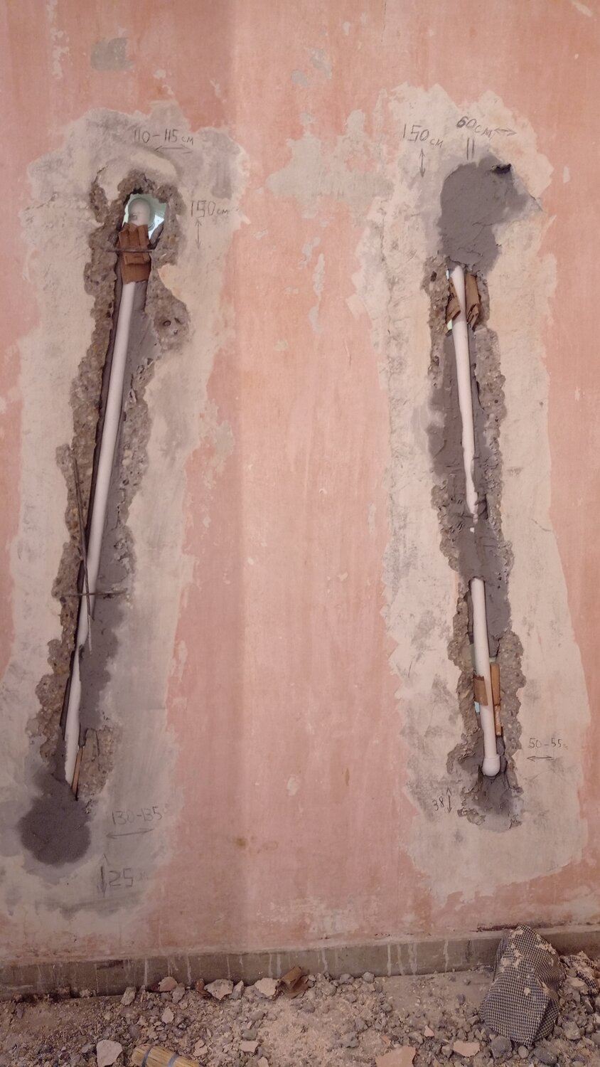 штроба, монтаж электропроводки, медные трубы в штробах, электропроводка в квартире, штробить стены