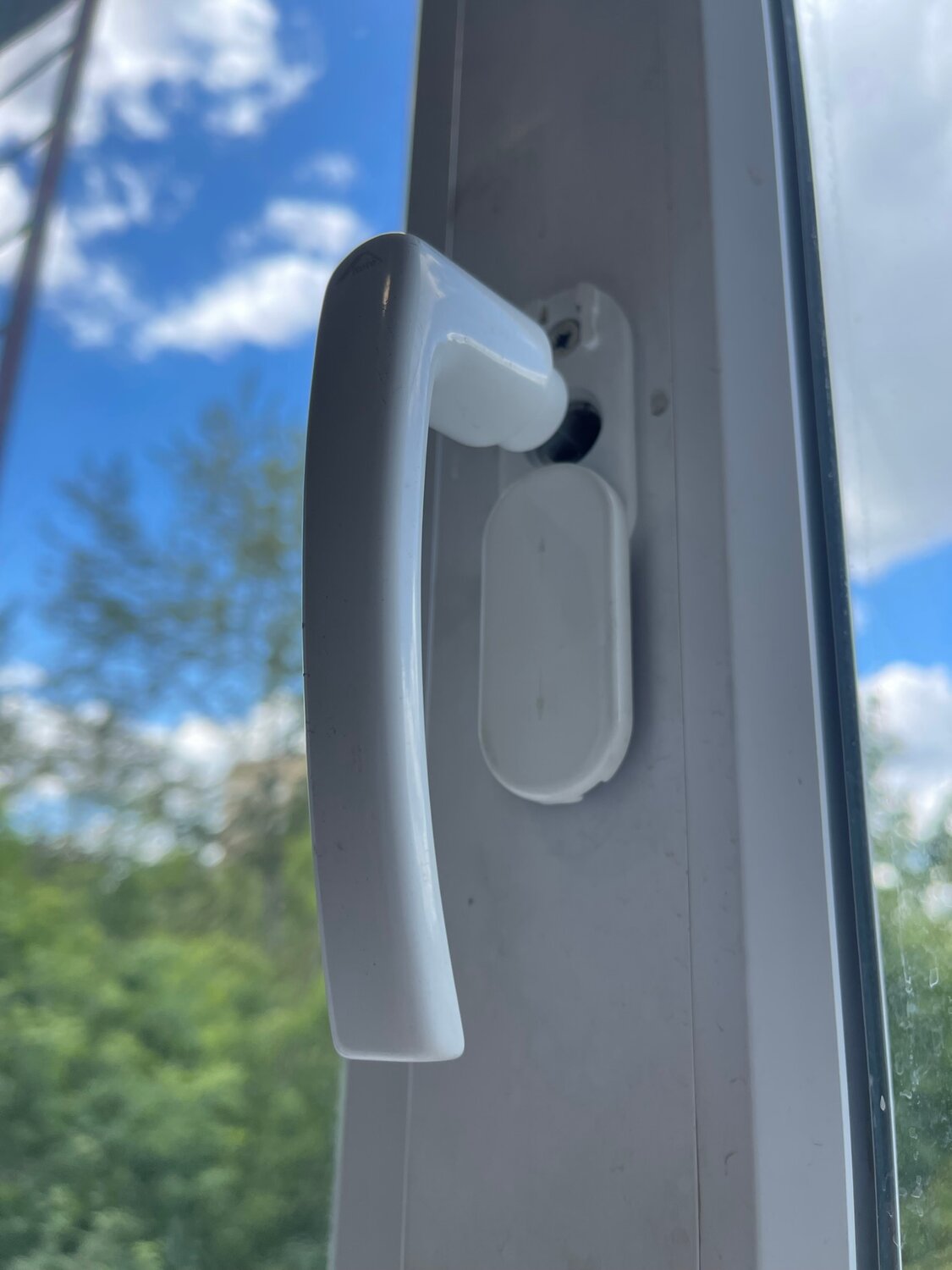 Установка на окна замка от детей в Москве - Ремонт и установка окон и ...