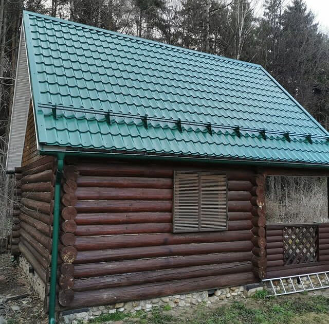 зеленая металлочерепица, сруб для бани, сруб дома, сруб, дом дача