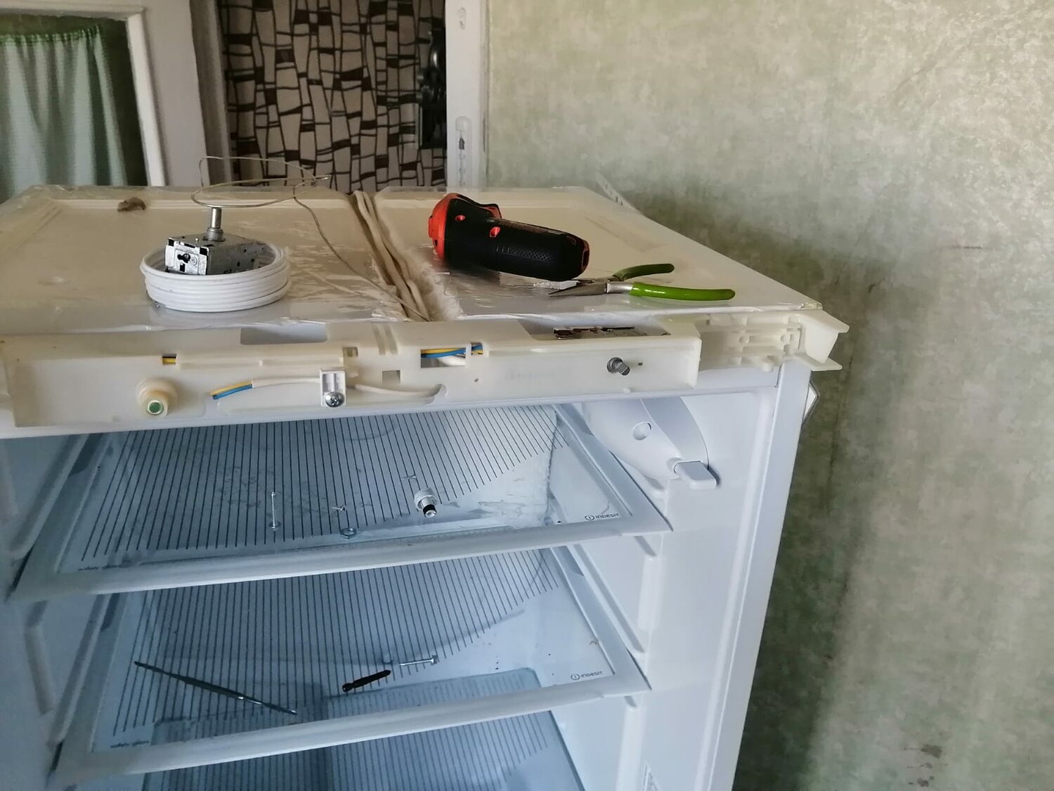 холодильник бу, холодильник, бытовая техника, б у холодильники, холодильник минск