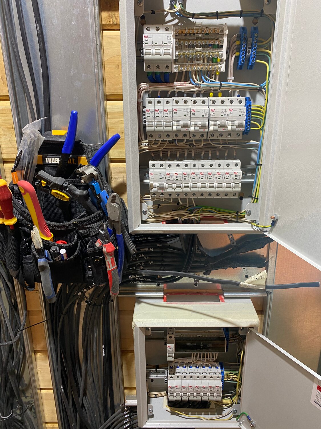 Илья Т. - Ремонт и строительство, Электромонтажные работы, Слаботочные ...