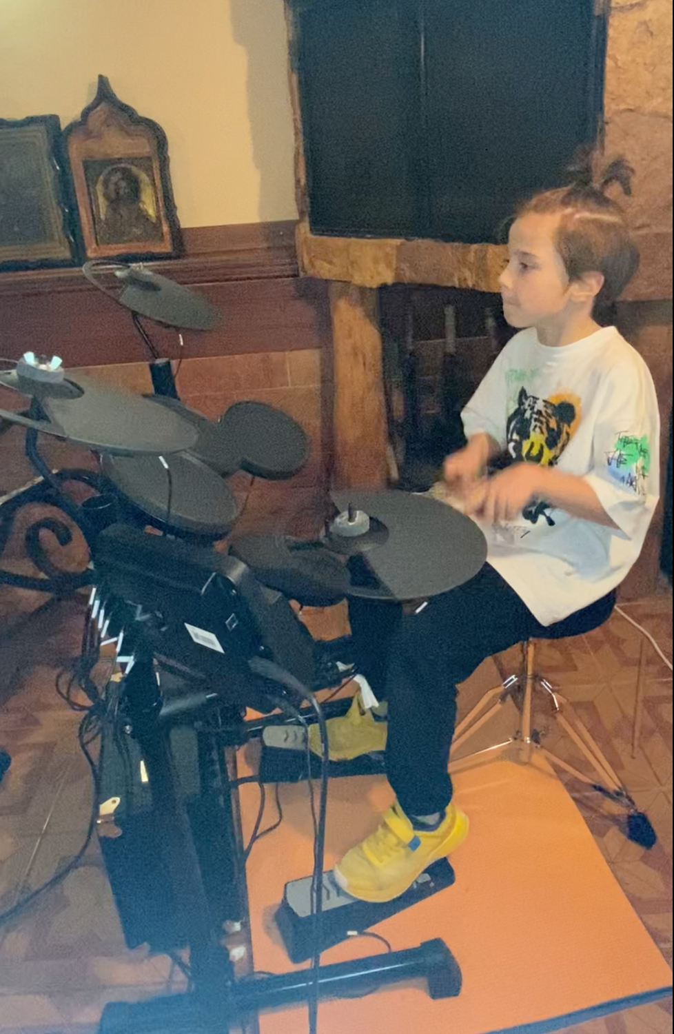 мальчик, человек, ребенок барабанщик, игра на барабанах, drummer