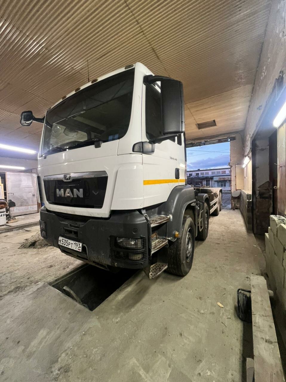 man tgs 33 440, тягач man, man 12 240, грузовые авто, седельный тягач ман