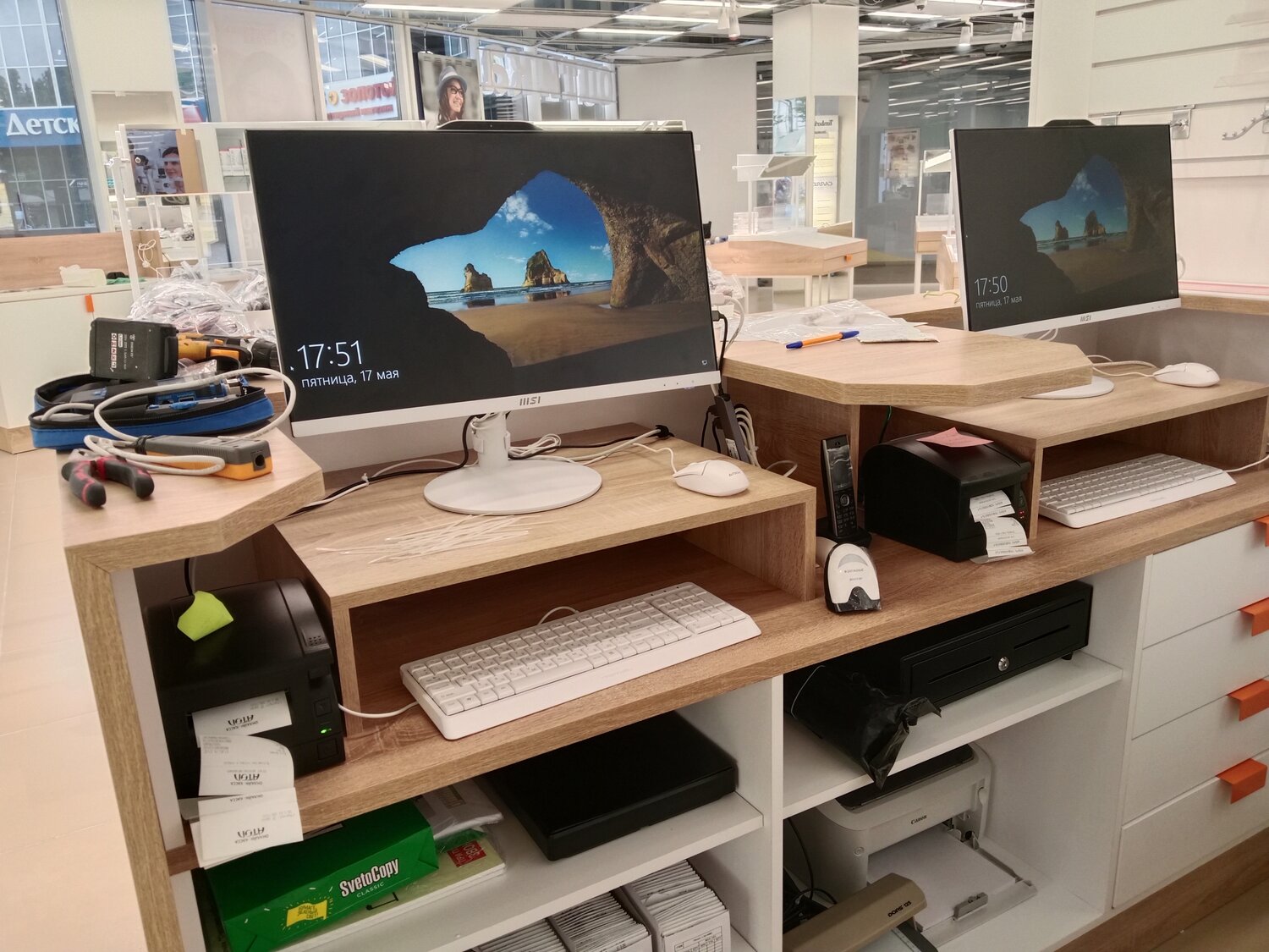 подставка под монитор икеа сигфин, подставка под монитор икеа, подставка под монитор ikea, удобный компьютерный стол, подставка под монитор