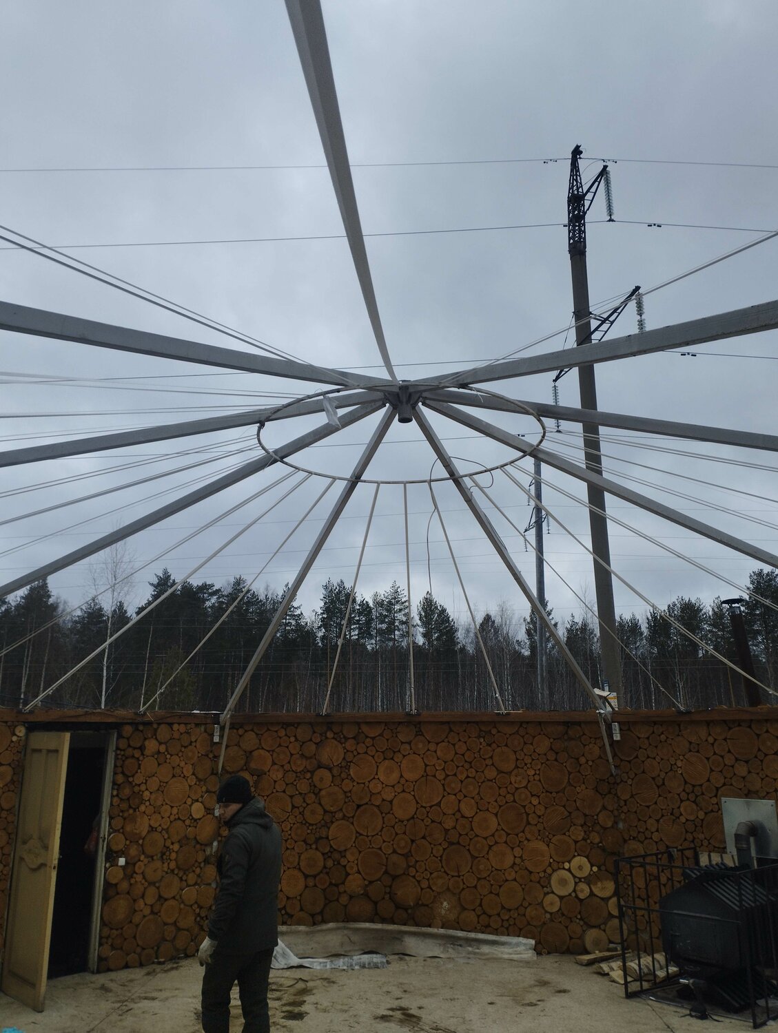 металлический каркас юрты, купол, camp adventure forest tower (дания), железный каркас, купол фуллера конструкция