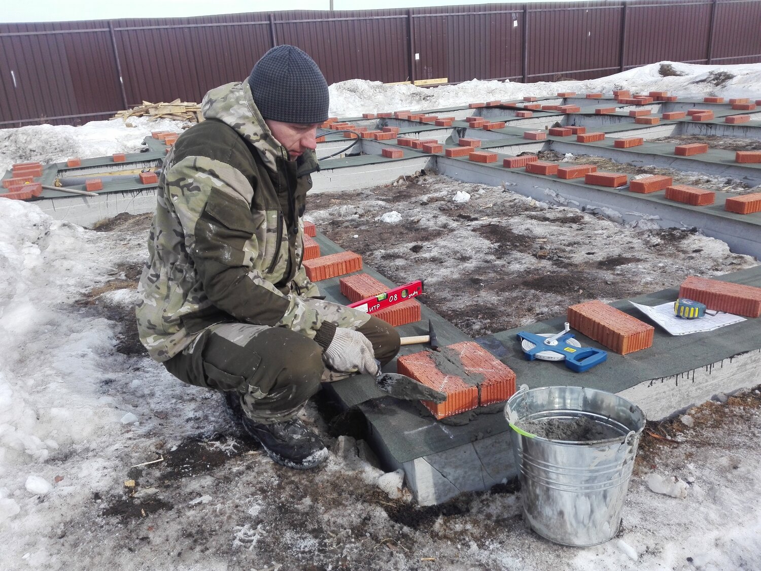 приспособление для укладки брусчатки, брусчатка, тротуарная плитка, саперы цво, укладчик тротуарной плитки