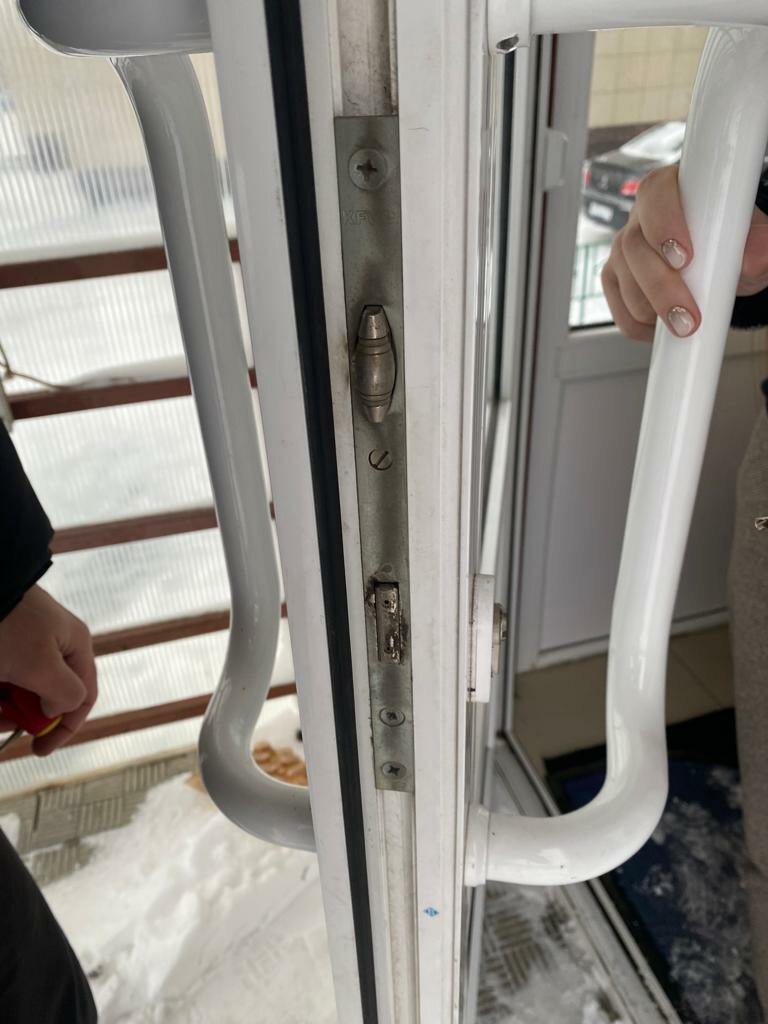 ручка для балконной двери veka, замок в пластиковую дверь, фурнитура стн для пластиковых окон, ручка для балконной двери, оконная фурнитура